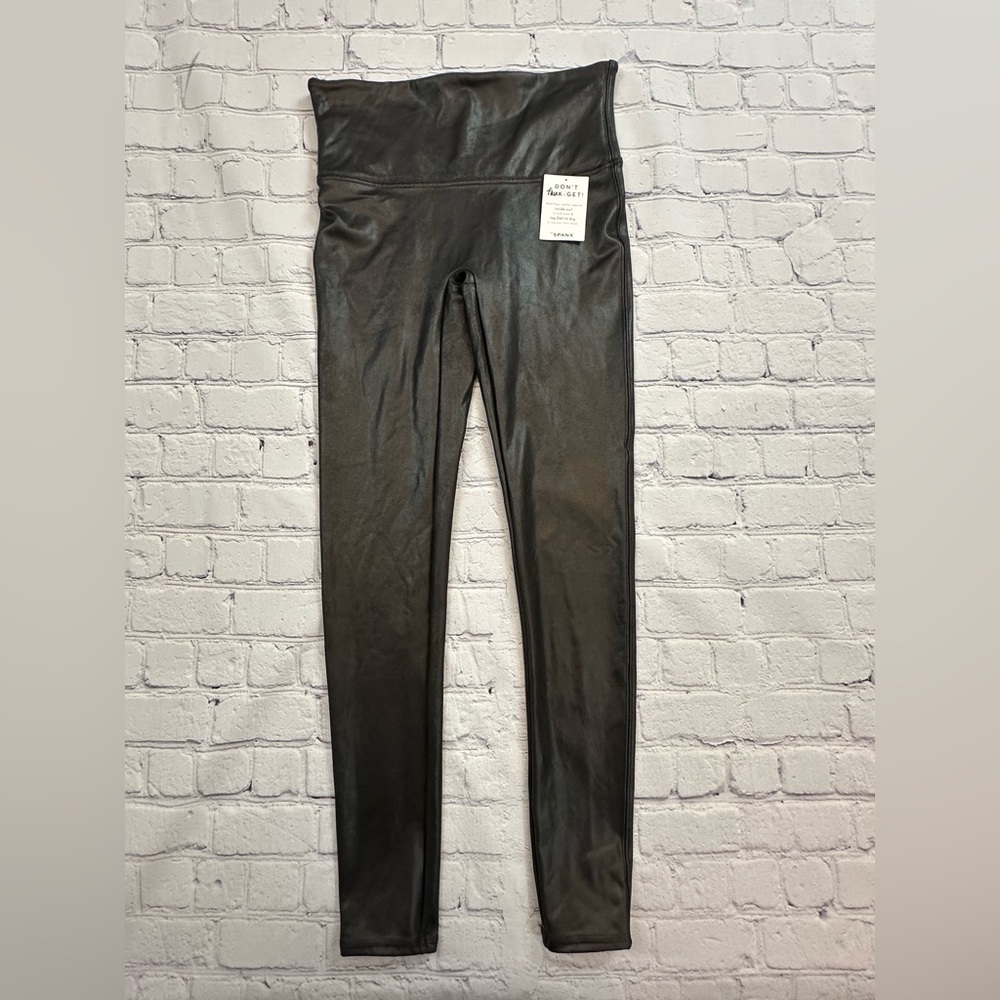 NWOT SPANX BLACK FAUX LEATHER LEGGINGS - Size Medium